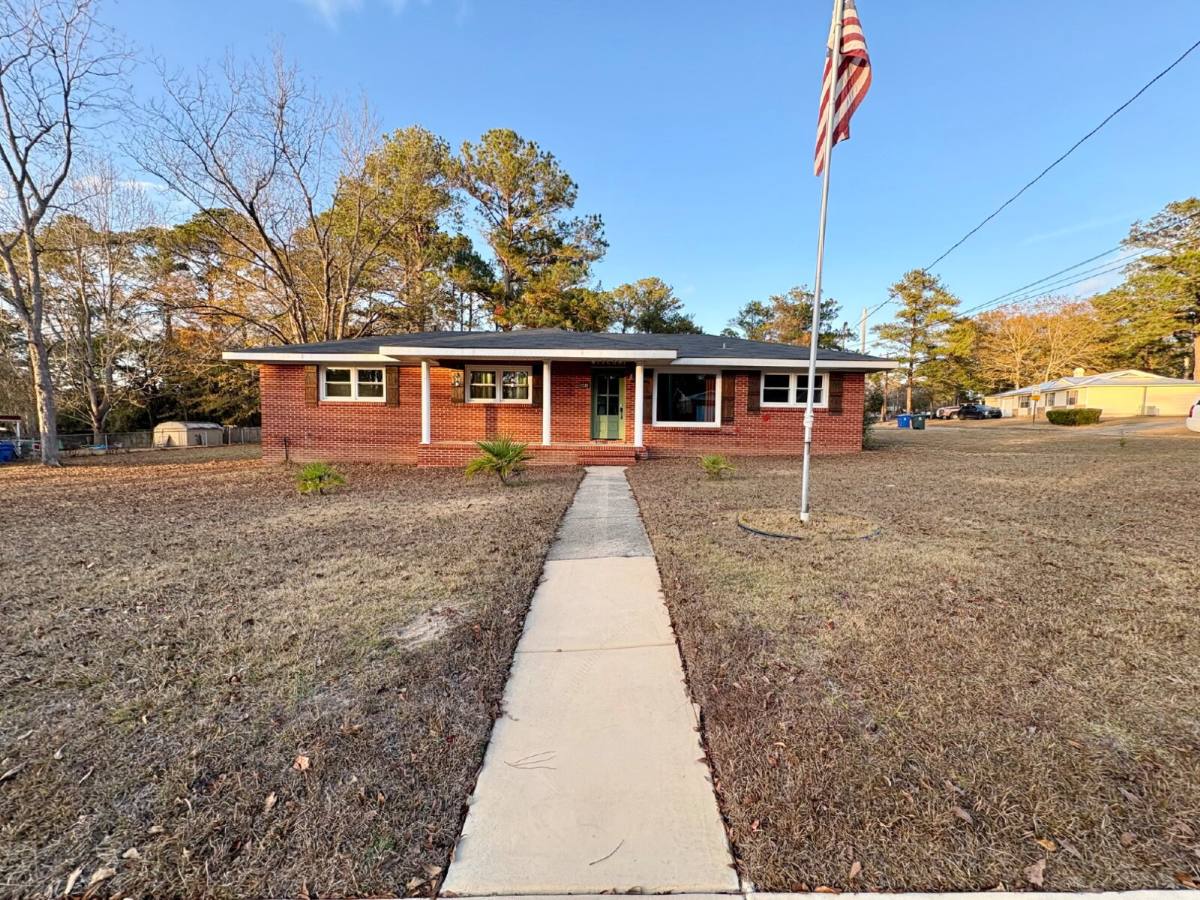 House for rent at 1581 E Selma St, Dothan, AL 36301