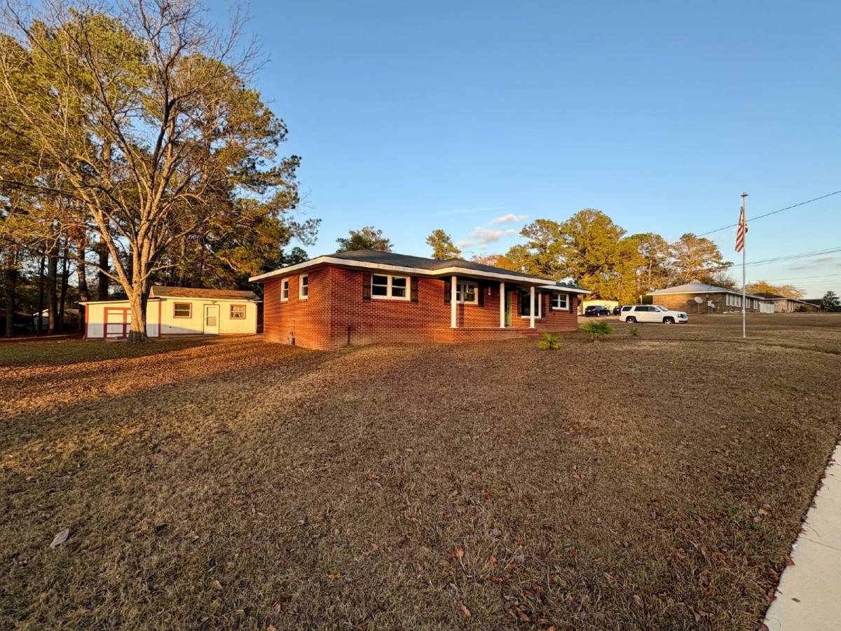 House for rent at 1581 E Selma St, Dothan, AL 36301