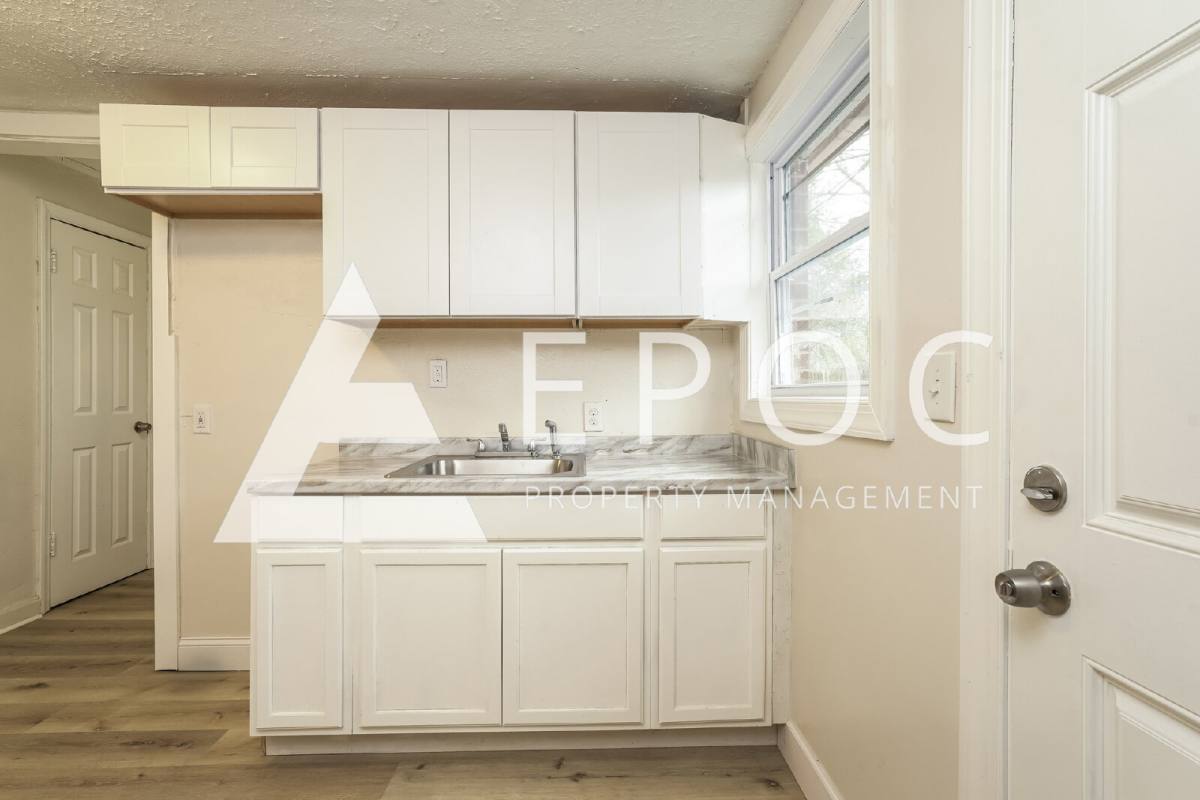 Townhouse for rent at 1021 Richland St #B, High Point, NC 27260