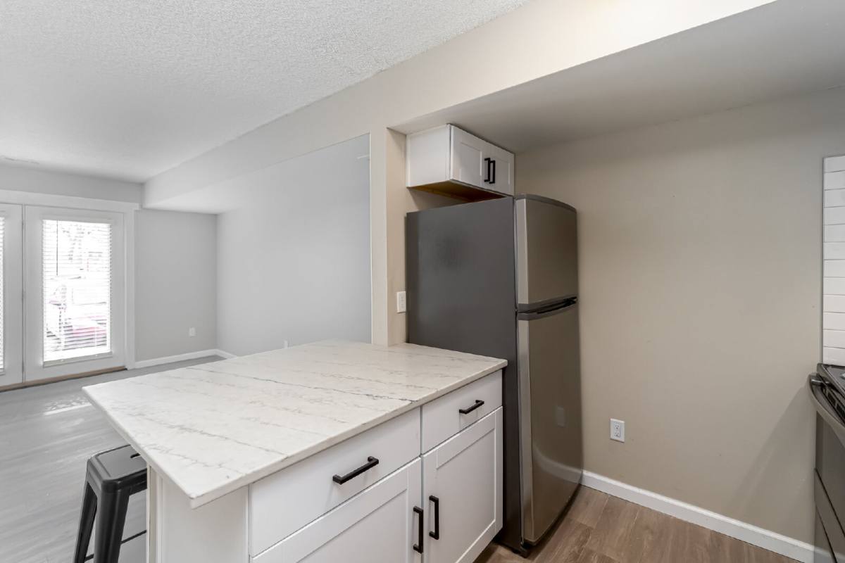 Townhouse for rent at 1241 33rd St #A, Des Moines, IA 50311