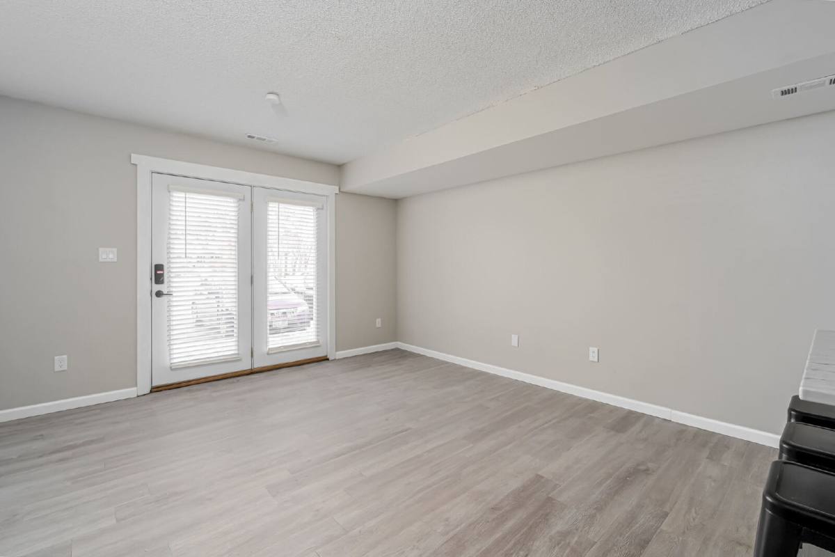 Townhouse for rent at 1241 33rd St #A, Des Moines, IA 50311