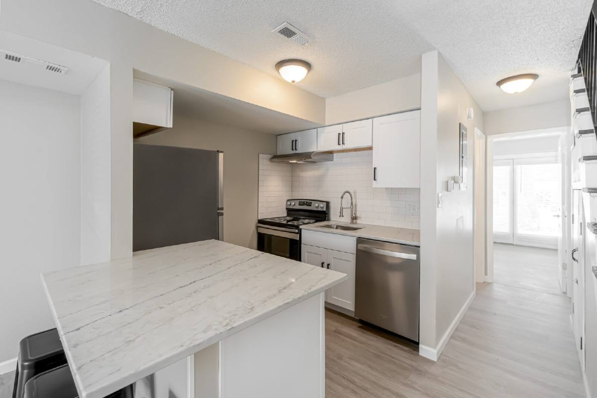 Townhouse for rent at 1241 33rd St #A, Des Moines, IA 50311
