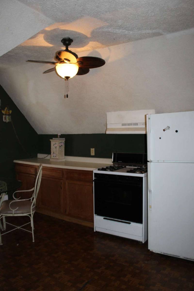 Apartment for rent at 502 Walnut Ave #3, Clairton, PA 15025