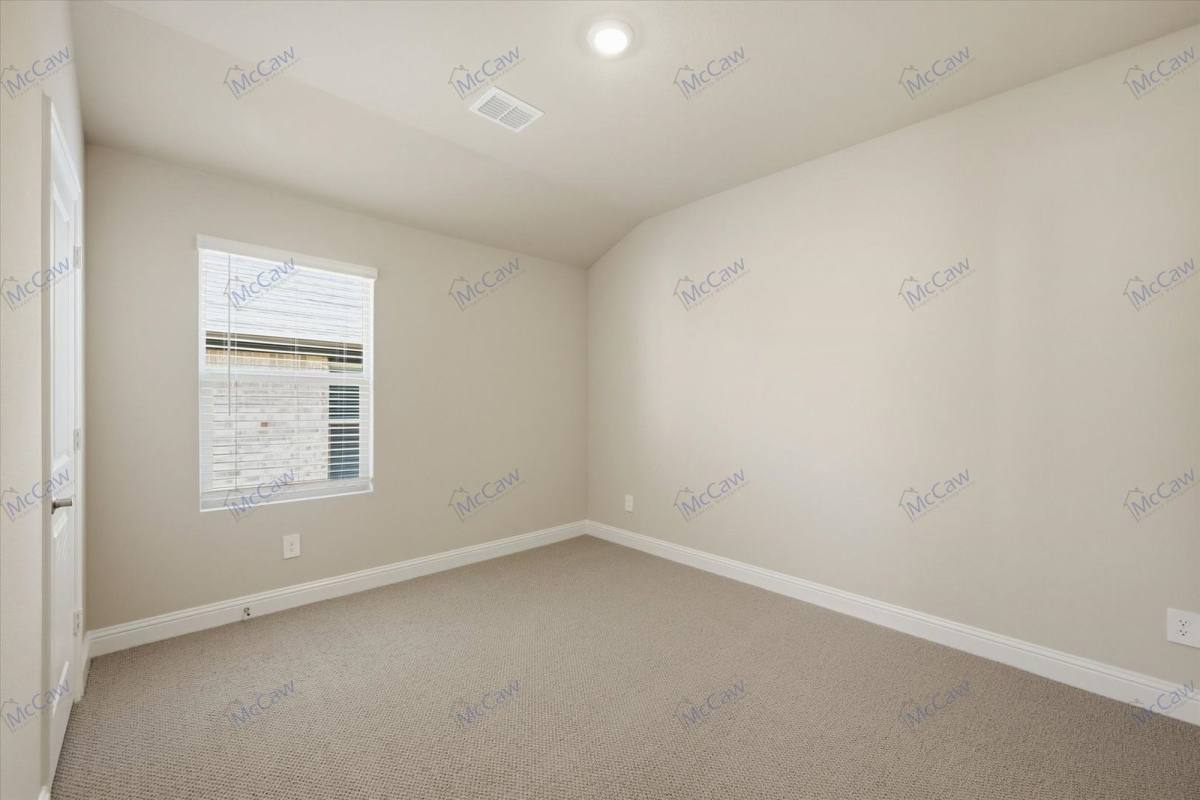 House for rent at 811 London Town Lane, McKinney, TX 75071