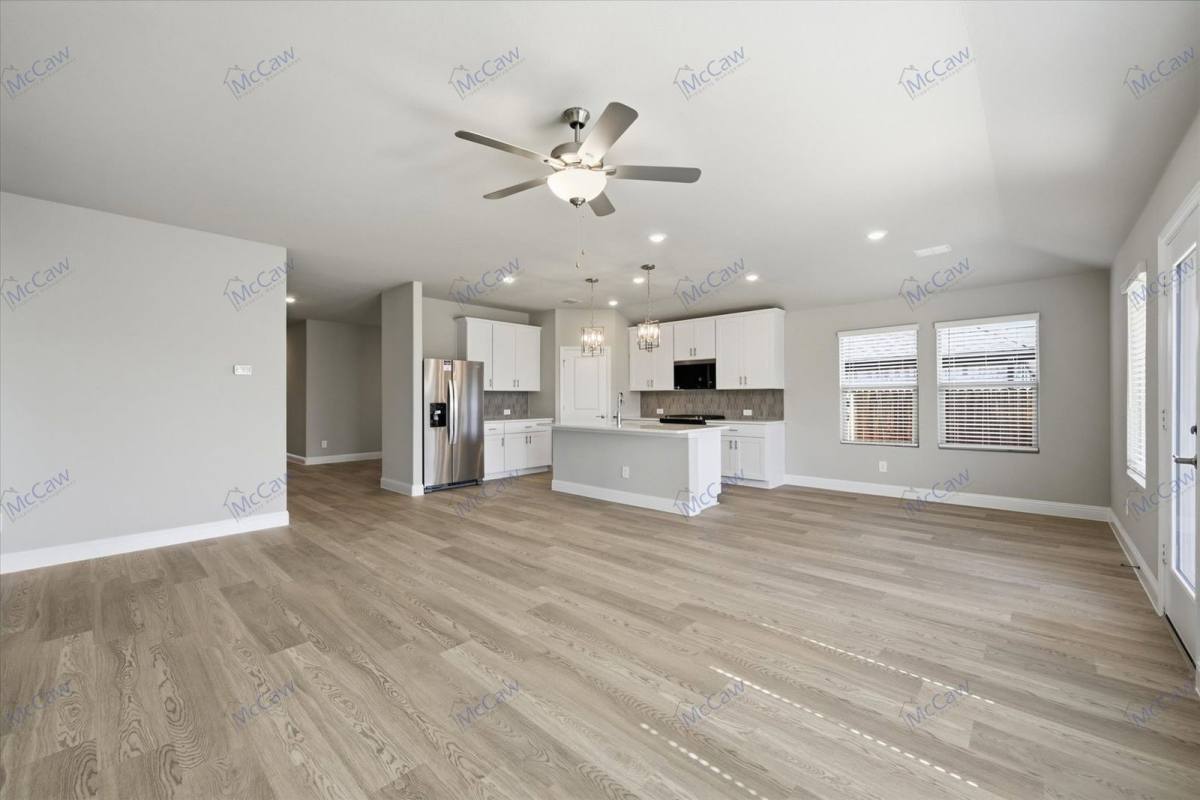 House for rent at 811 London Town Lane, McKinney, TX 75071
