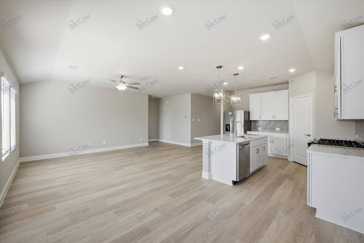 House for rent at 811 London Town Lane, McKinney, TX 75071