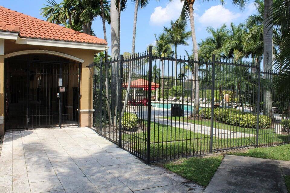 Apartment for rent at 4211 San Marino Blvd, West Palm Beach, FL 33409