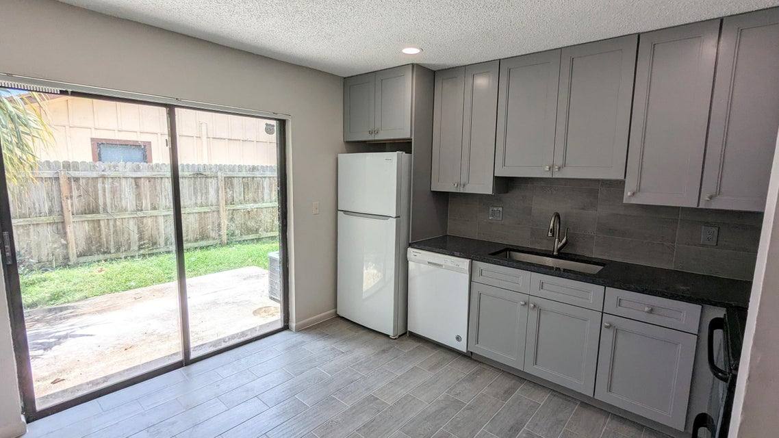 Apartment for rent at 9214 E Highland Pines Blvd, Palm Beach Gardens, FL 33418