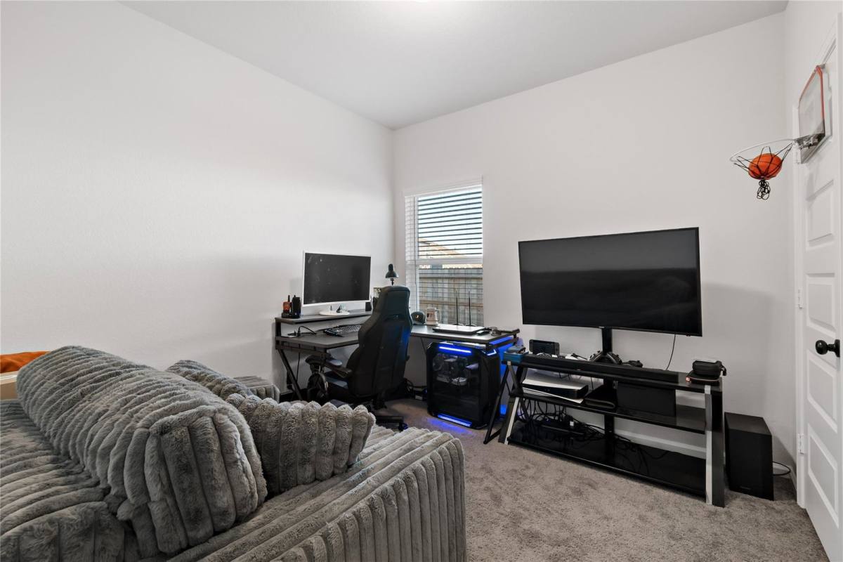 House for rent at 10916 Amador Peak Dr, Rosharon, TX 77583