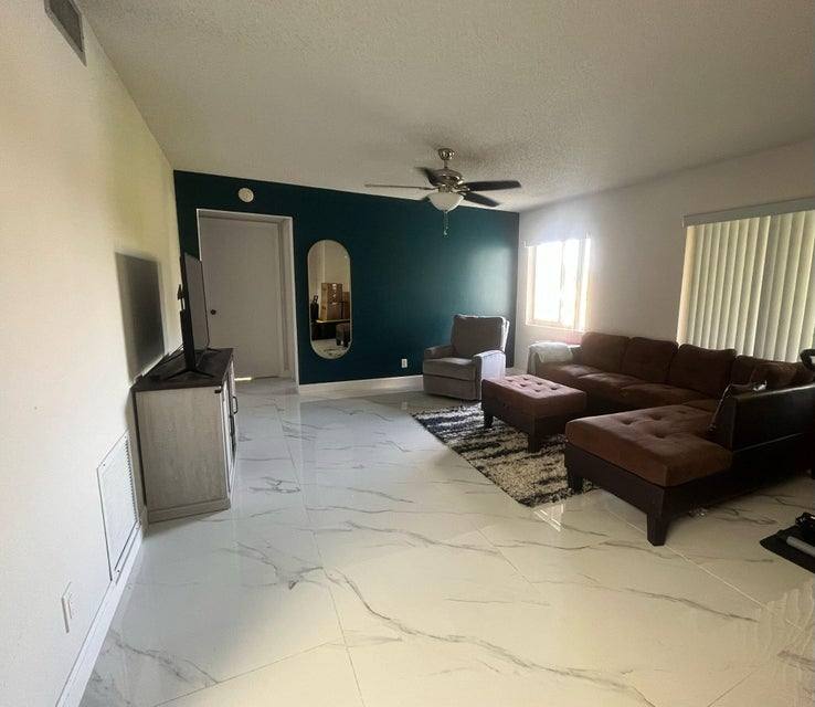 Apartment for rent at 4988 Sable Pine Circle #B2, West Palm Beach, FL 33417