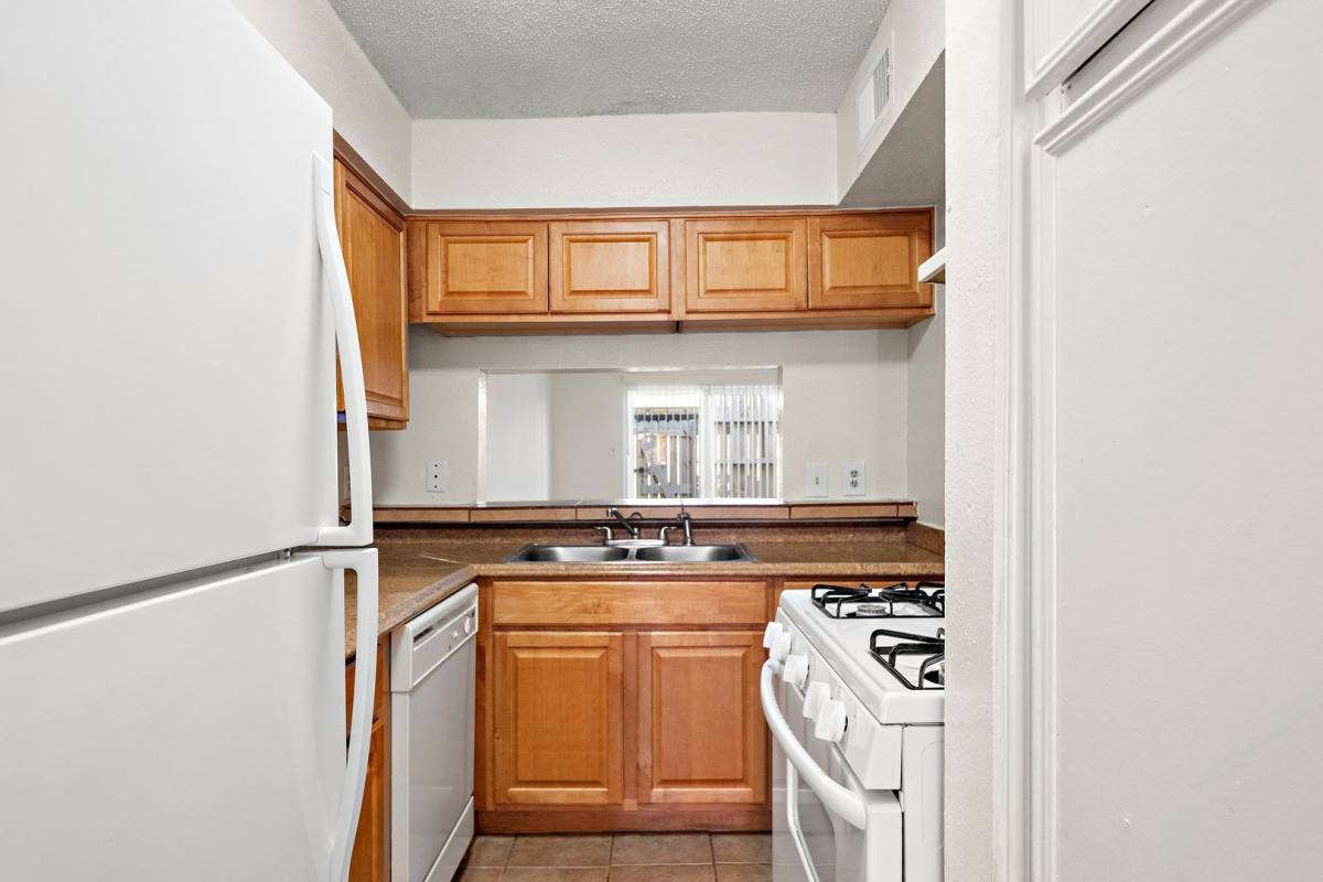 Townhouse for rent at 711 Holiday Dr, Galveston, TX 77550