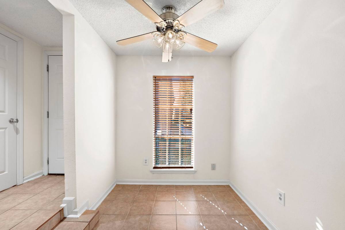 Townhouse for rent at 711 Holiday Dr, Galveston, TX 77550
