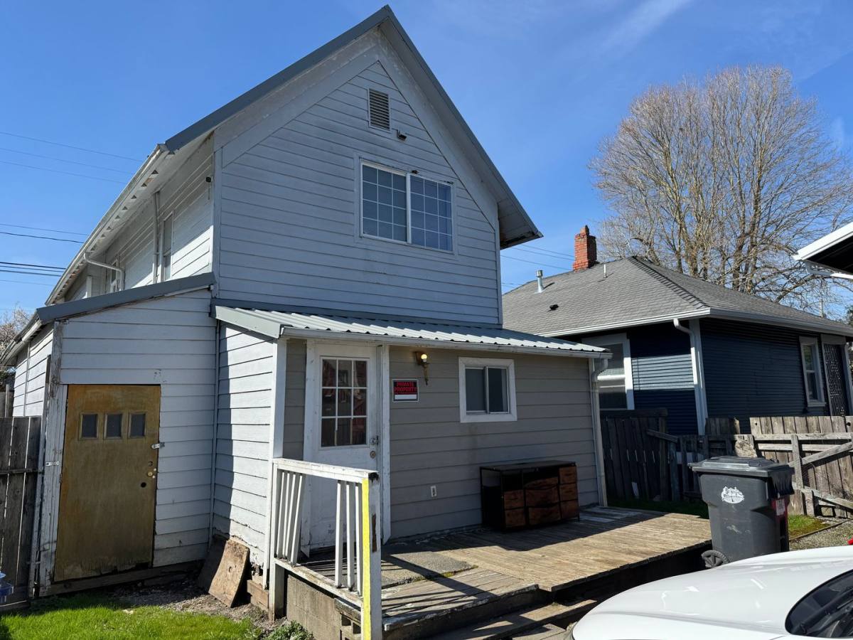 Apartment for rent at 1314 S 2nd St, Mount Vernon, WA 98273