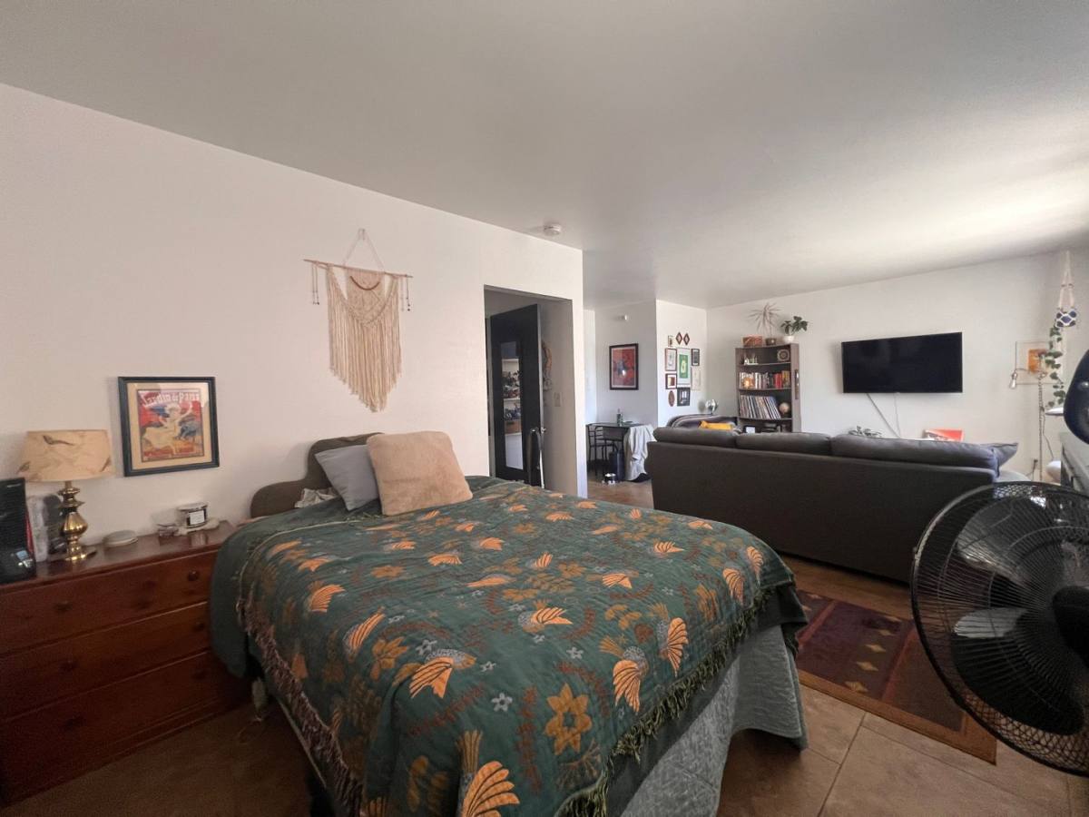 Apartment for rent at 1576 N Warren Ave, Milwaukee, WI 53202