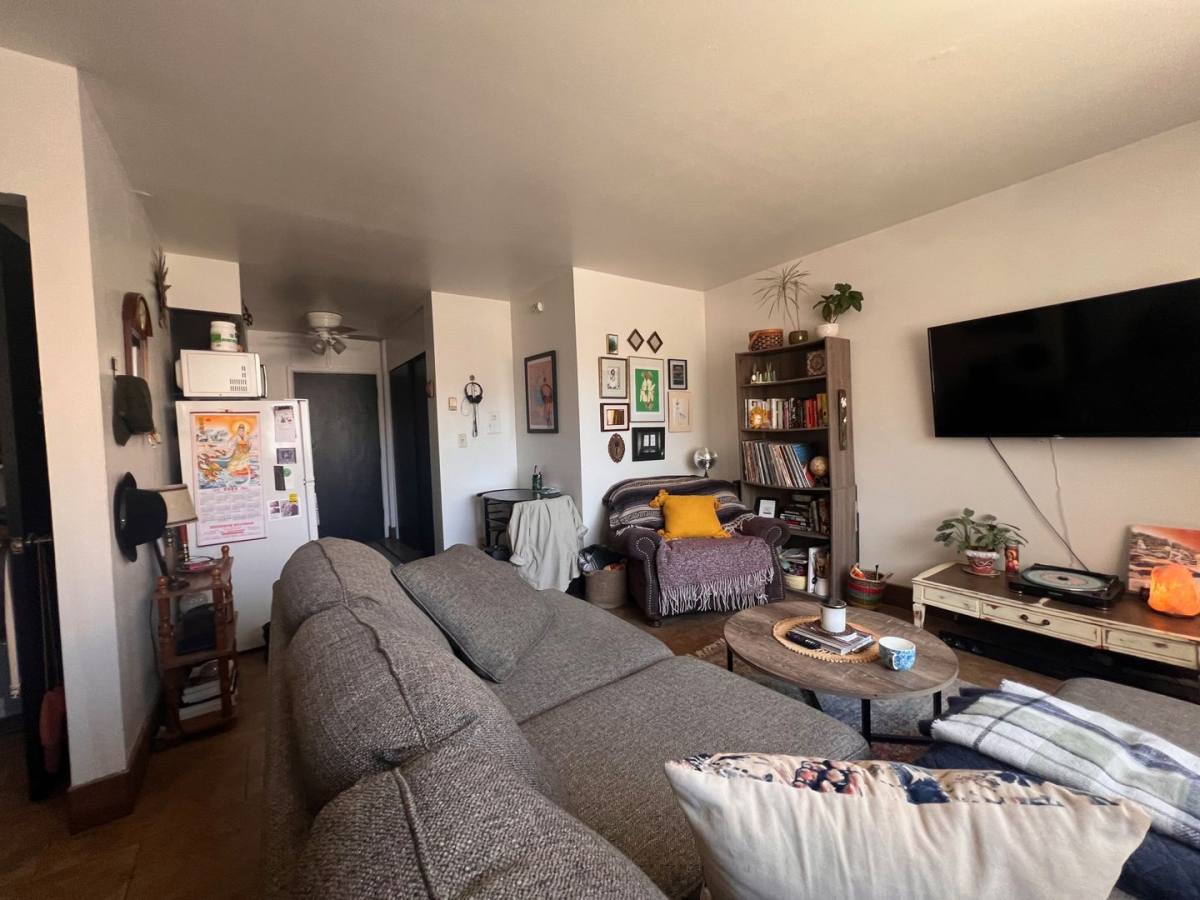 Apartment for rent at 1576 N Warren Ave, Milwaukee, WI 53202