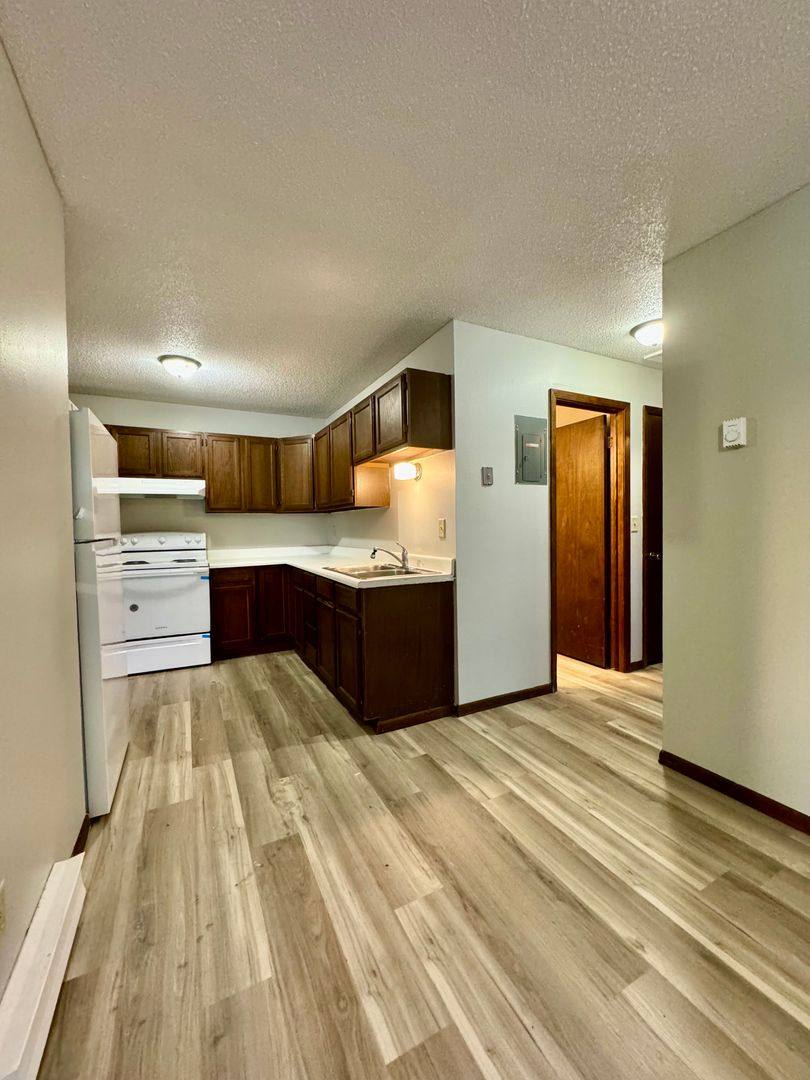 Apartment for rent at 107 4th St N, Leonard, ND 58052