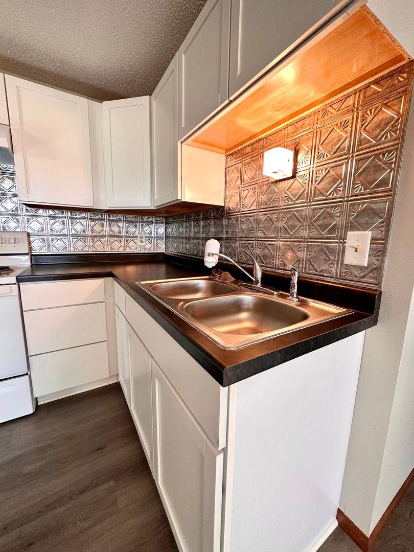 Apartment for rent at 107 4th St N, Leonard, ND 58052