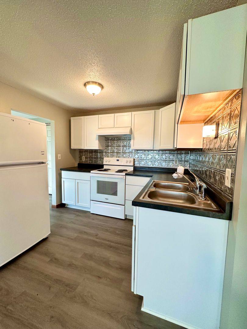Apartment for rent at 107 4th St N, Leonard, ND 58052