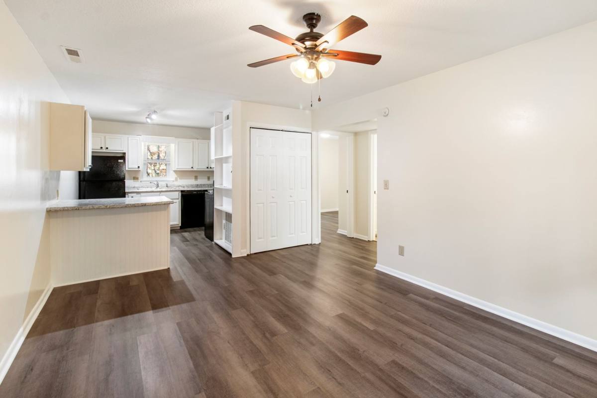 Apartment for rent at 100 Bearwood Dr, Mars Hill, NC 28754