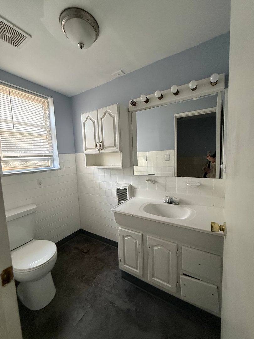 Apartment for rent at 2101 S Marshall Blvd, Chicago, IL 60623