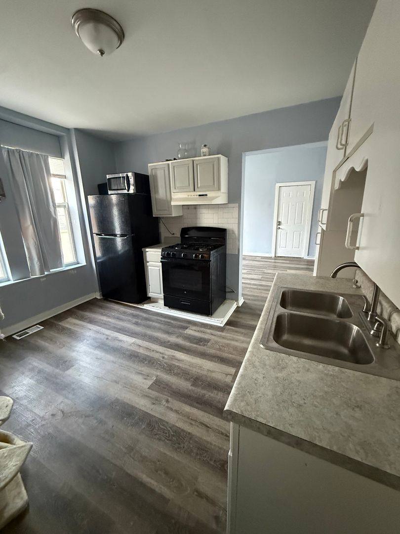 Apartment for rent at 2101 S Marshall Blvd, Chicago, IL 60623