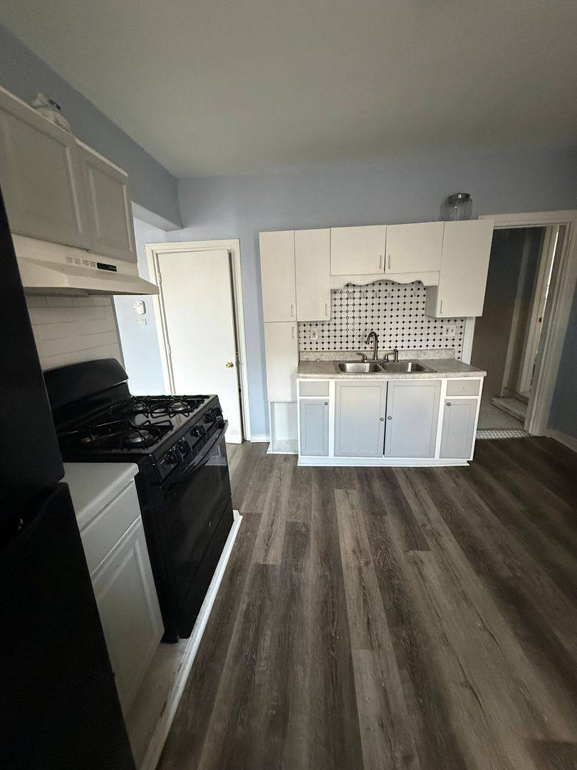 Apartment for rent at 2101 S Marshall Blvd, Chicago, IL 60623