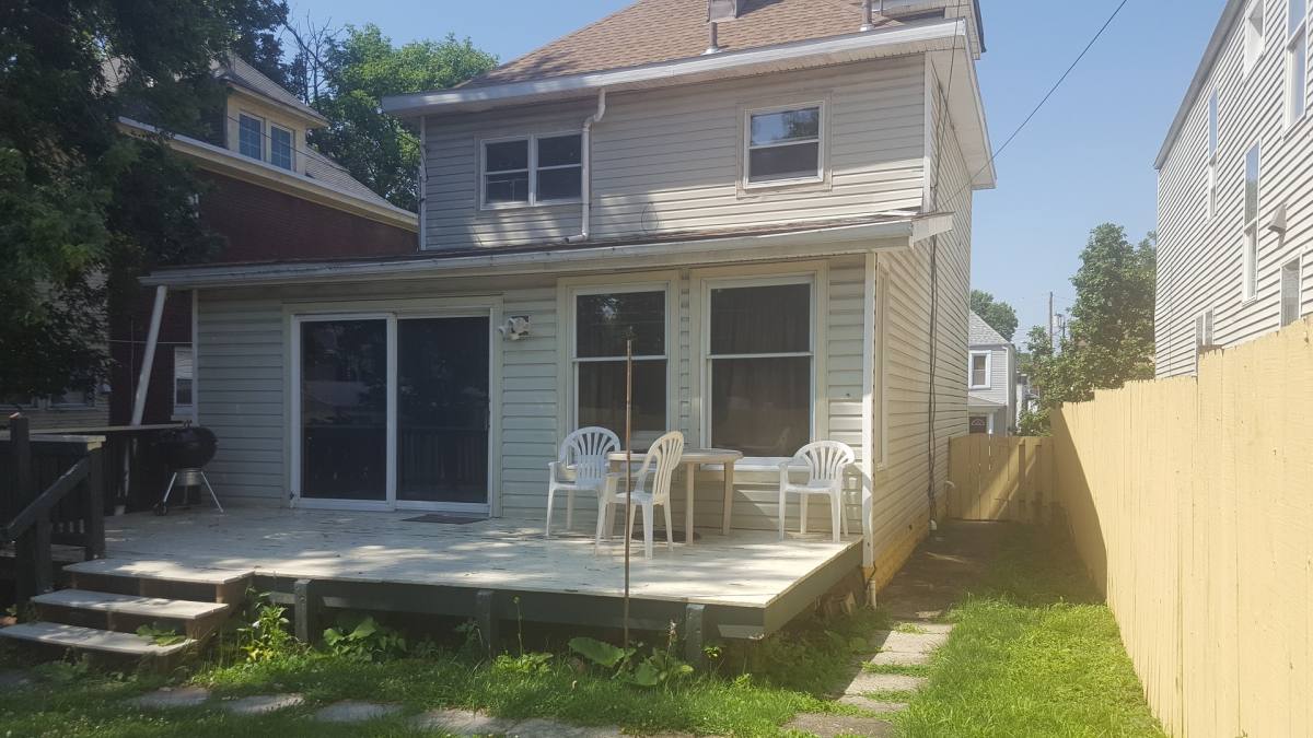 House for rent at 425 E 16th Ave, Columbus, OH 43201
