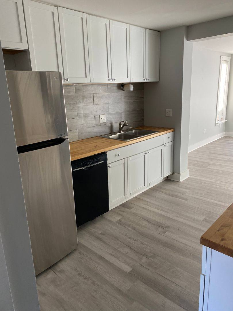 House for rent at 425 E 16th Ave, Columbus, OH 43201