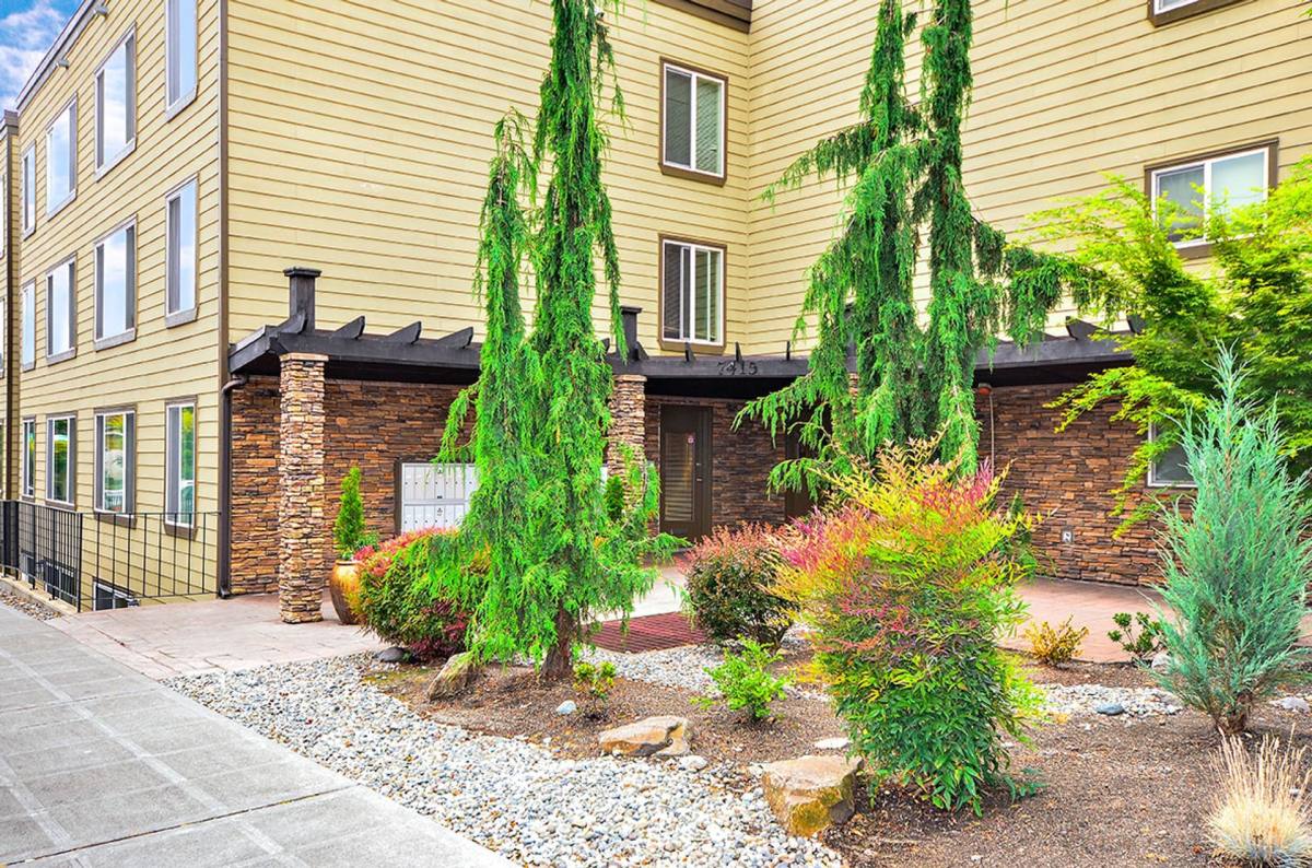 Apartment for rent at 7415 5th Ave NE, Seattle, WA 98115