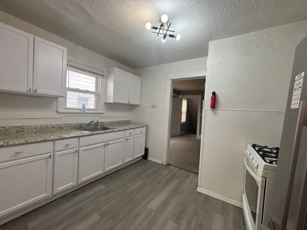 Apartment for rent at 8827 Park Heights Ave, Cleveland, OH 44127