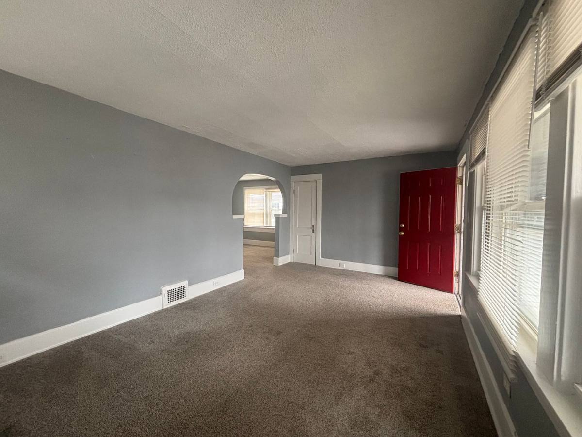 Apartment for rent at 8827 Park Heights Ave, Cleveland, OH 44127