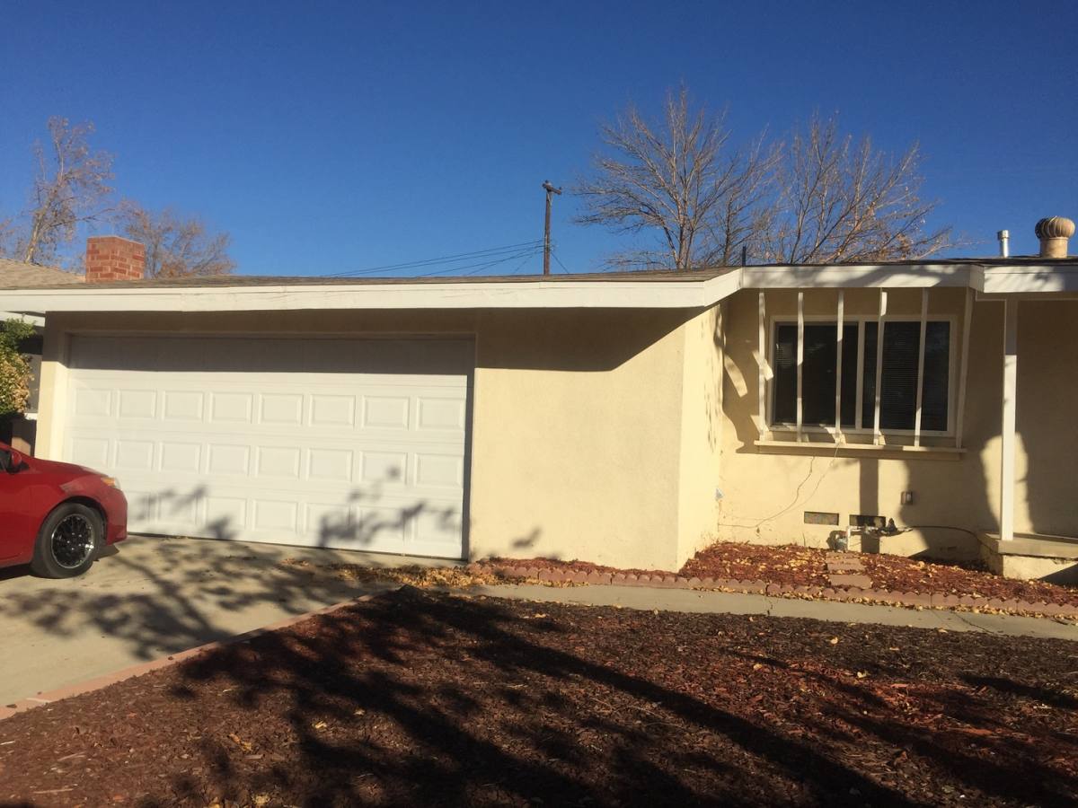 House for rent at 44258 4th St E, Lancaster, CA 93535