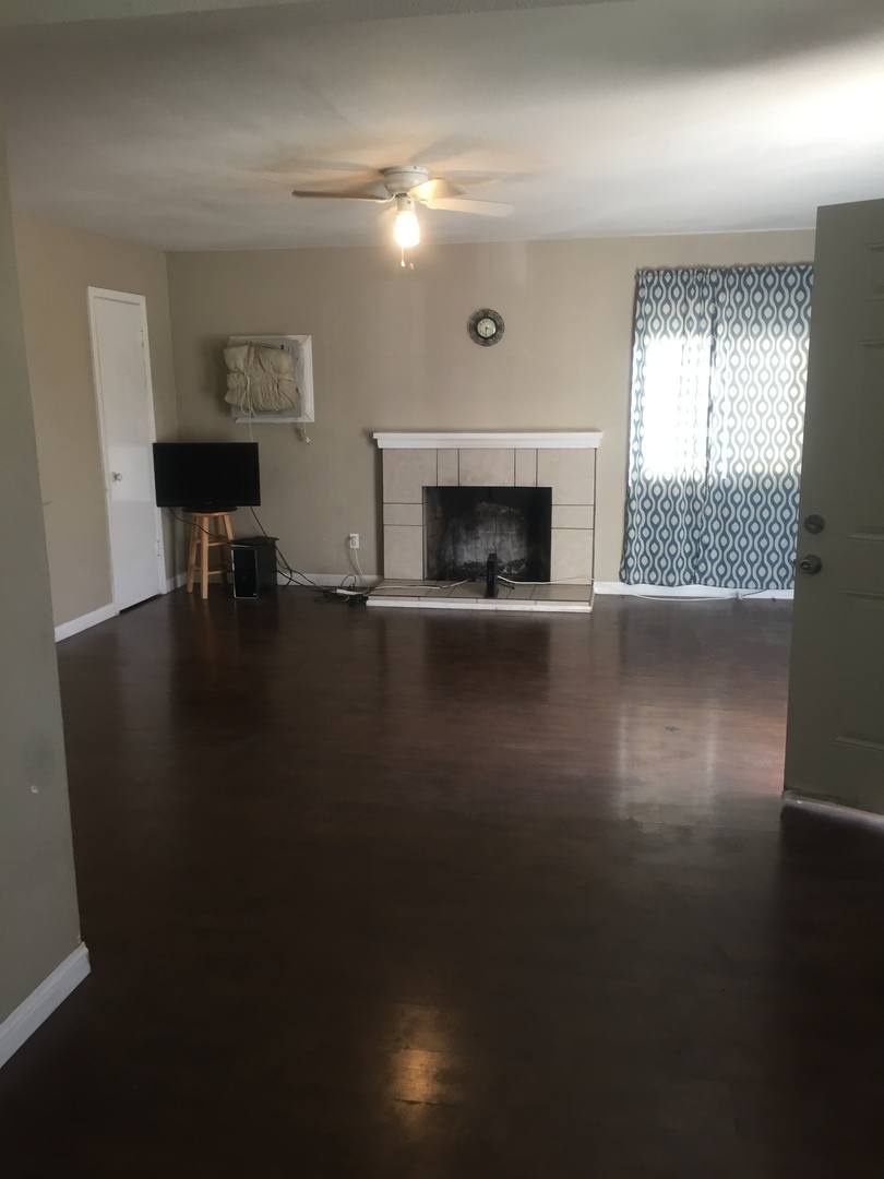 House for rent at 44258 4th St E, Lancaster, CA 93535