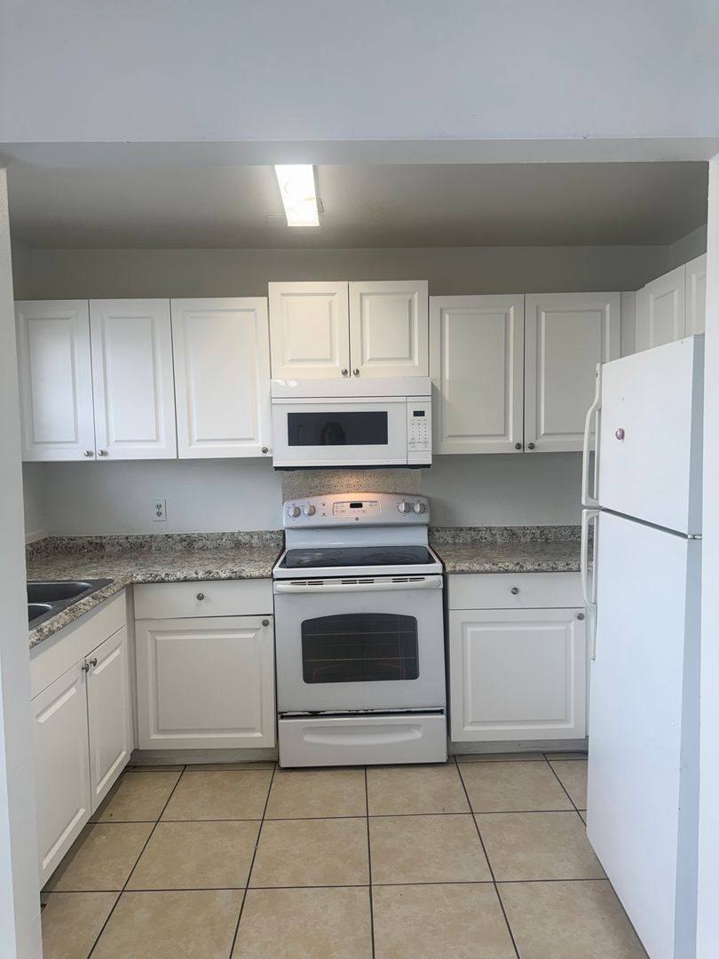 Condo for rent at 1807 Michigan Ave, Kissimmee, FL 34744