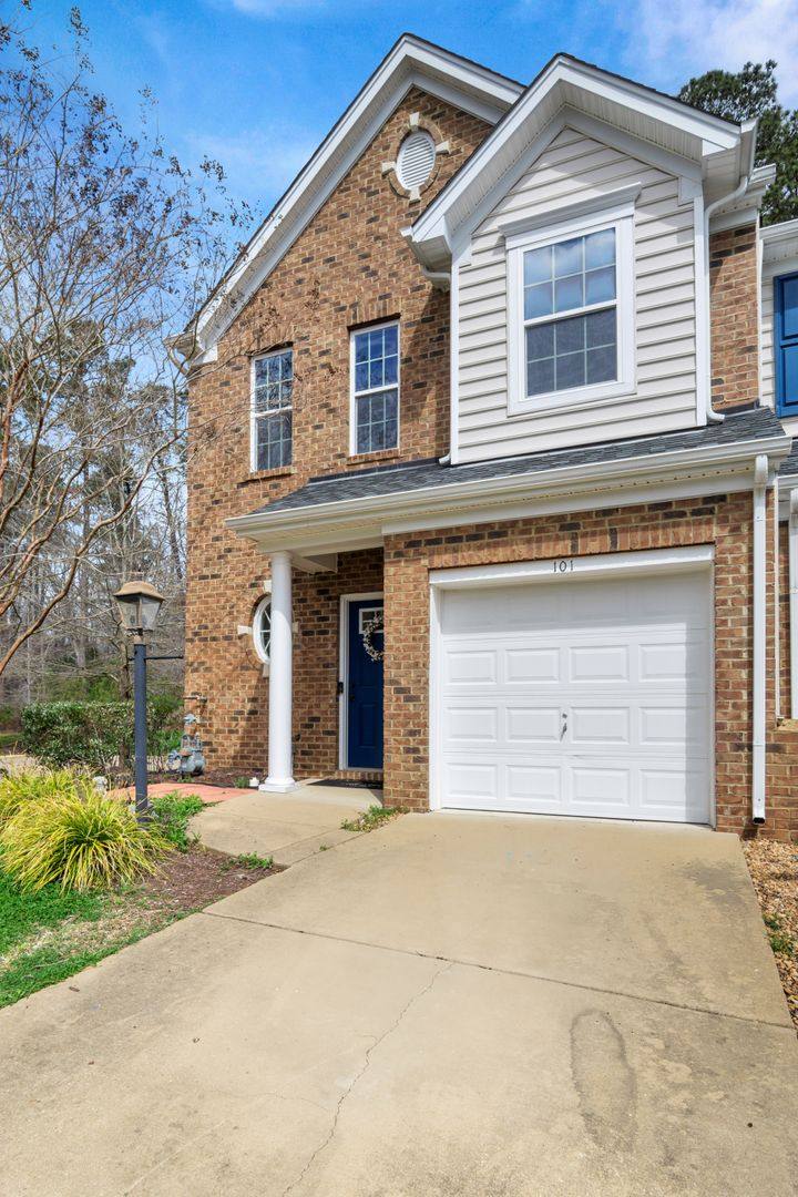 Townhouse for rent at 101 Riva Court, Yorktown, VA 23690