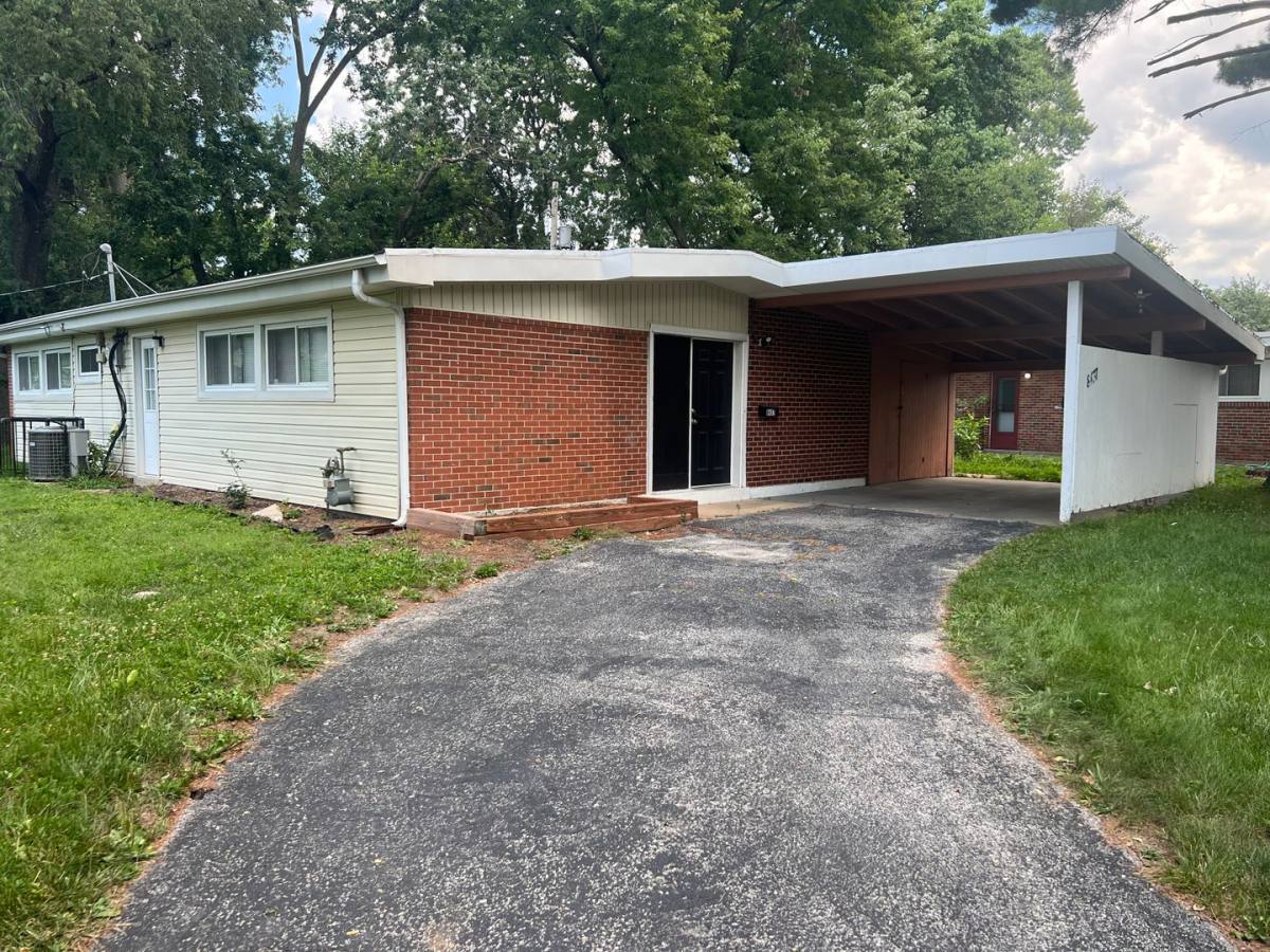 House for rent at 8437 January Ave, Saint Louis, MO 63134