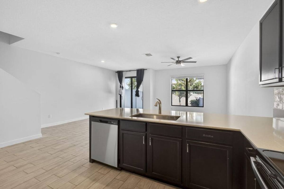 Townhouse for rent at 4408 Hemlock Dr, Palm Beach Gardens, FL 33410