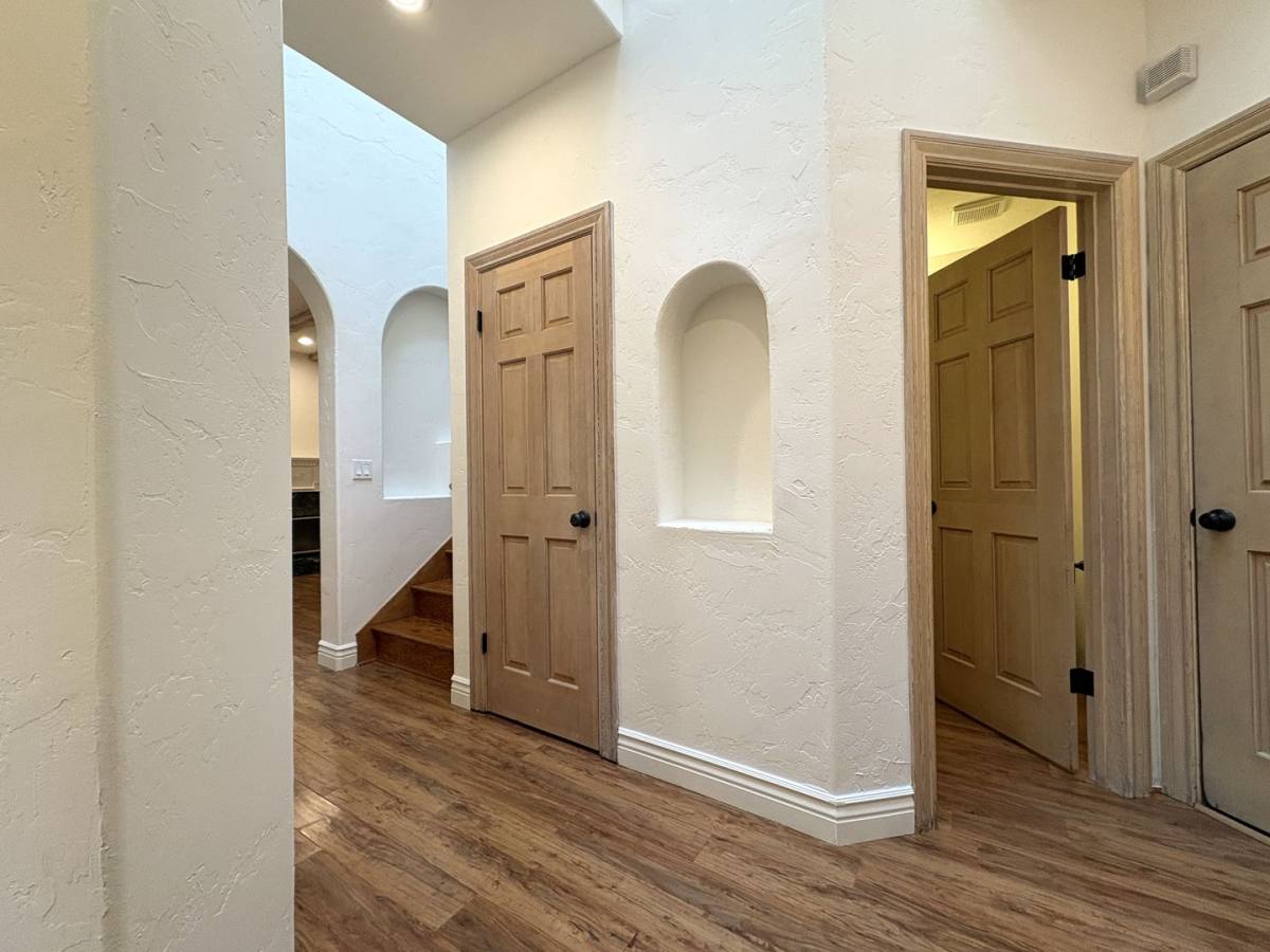 Townhouse for rent at 712 Elizabeth Lane, Menlo Park, CA 94025
