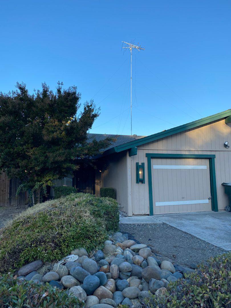 Townhouse for rent at 7252 Florin Mall Dr, Sacramento, CA 95823