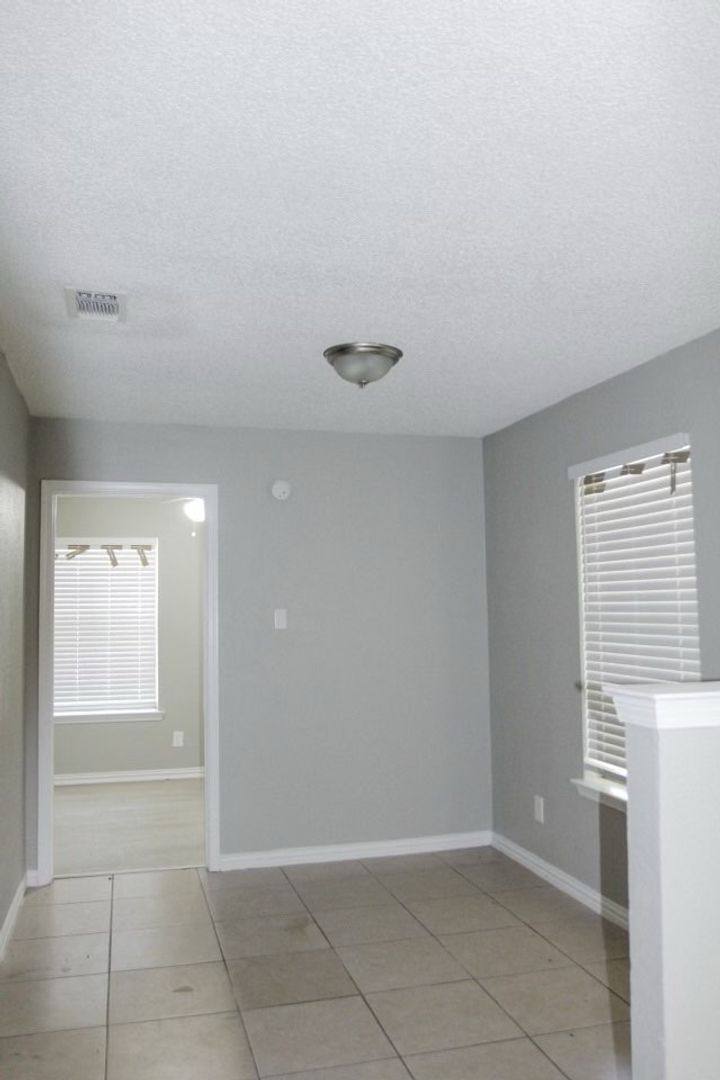 House for rent at 412 B Hollandale Circle, Arlington, TX 76010