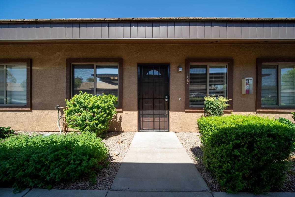 Apartment for rent at 6521 E University Dr, Mesa, AZ 85205