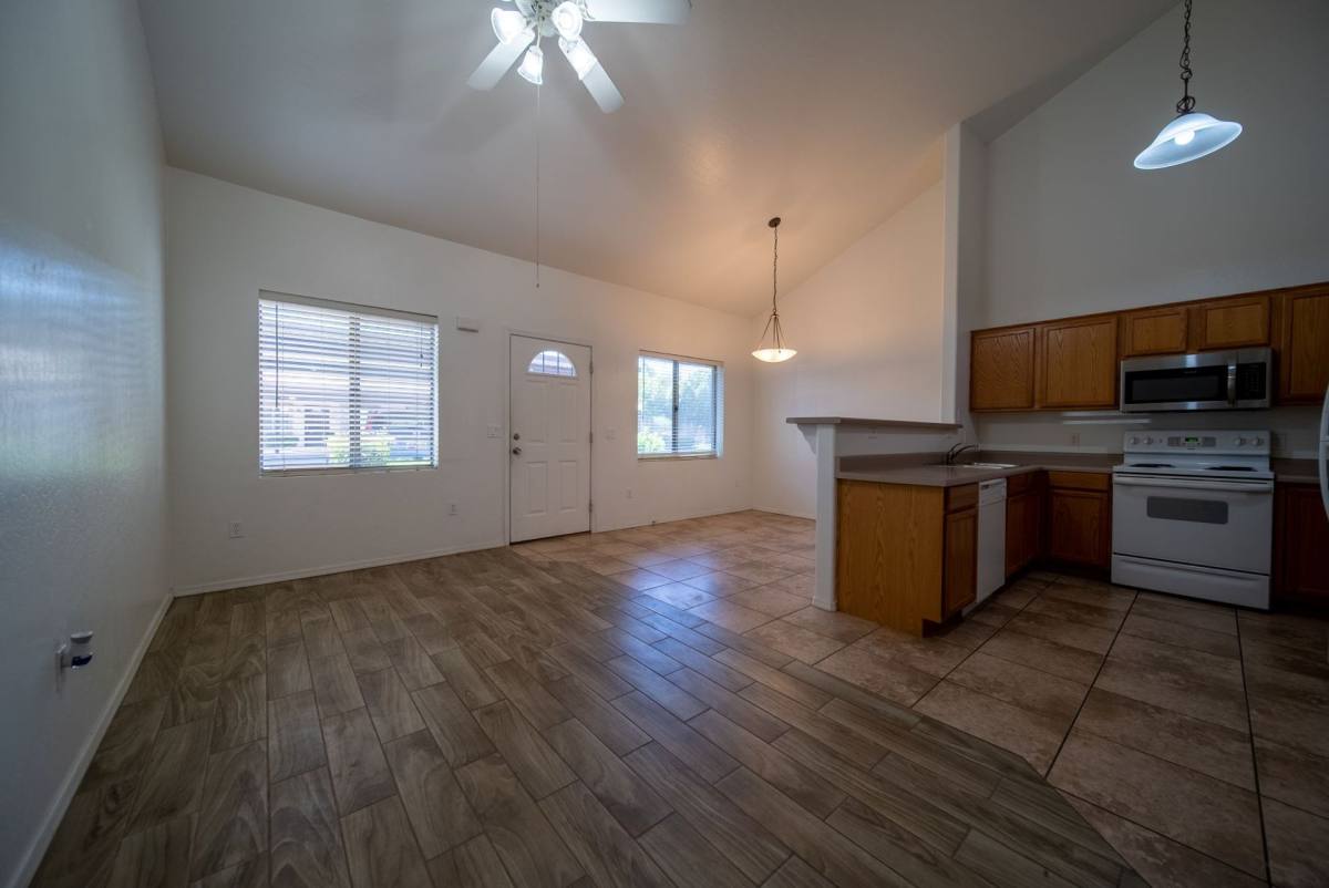 Apartment for rent at 6521 E University Dr, Mesa, AZ 85205