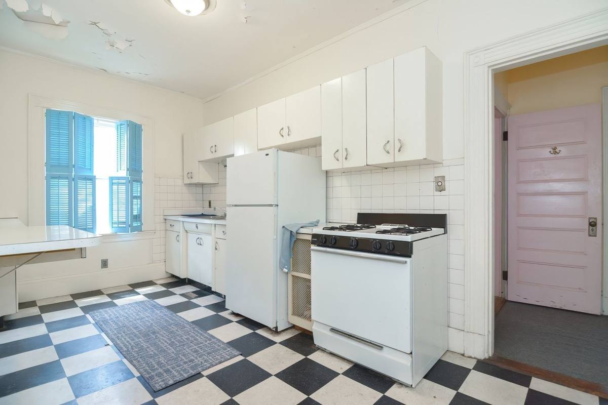 Apartment for rent at 926 Beacon St, Boston, MA 02215