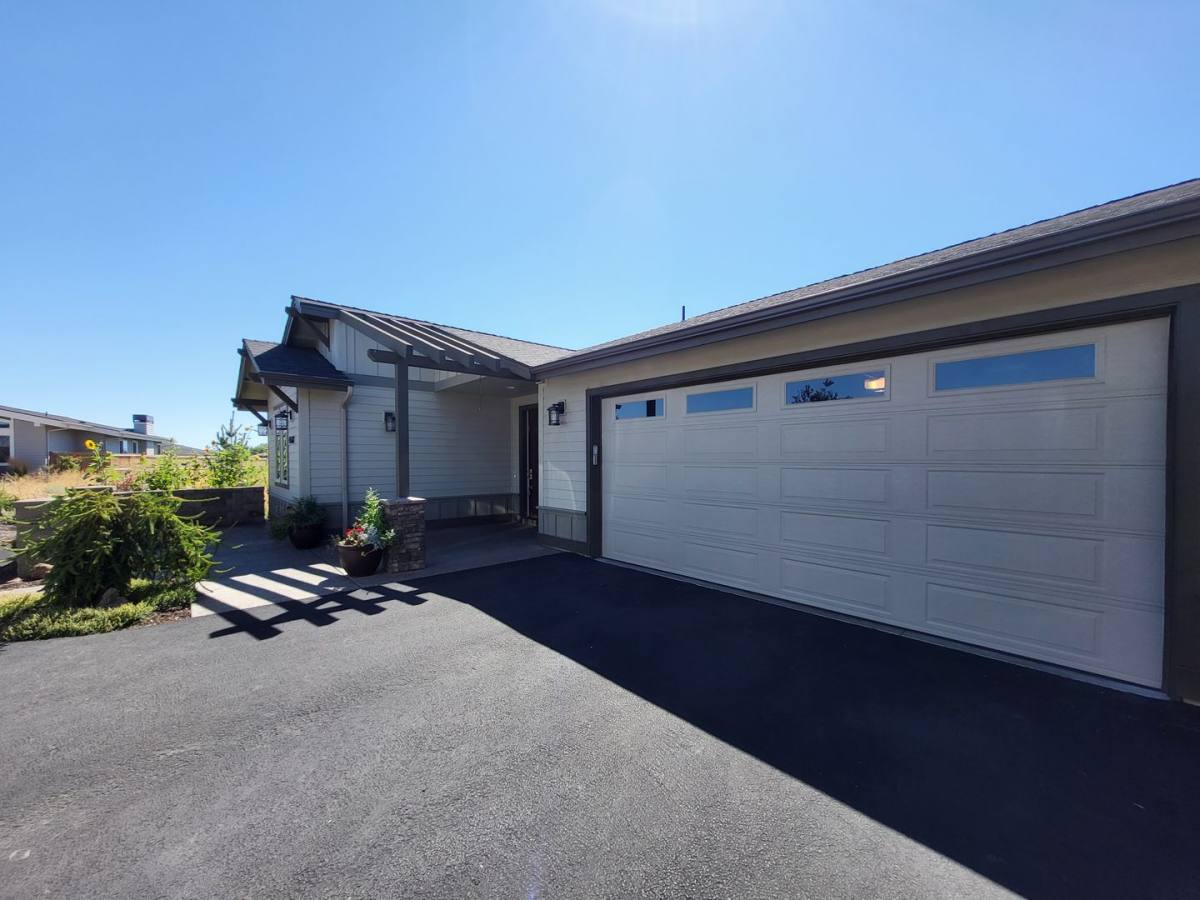 Apartment for rent at 4581 SW Zenith Point Court, Redmond, OR 97756