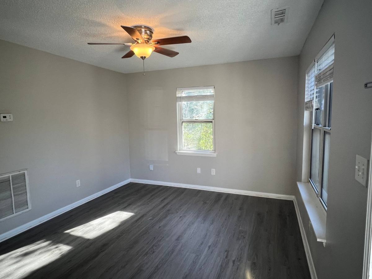 Apartment for rent at 715 Ellington, Raleigh, NC 27601