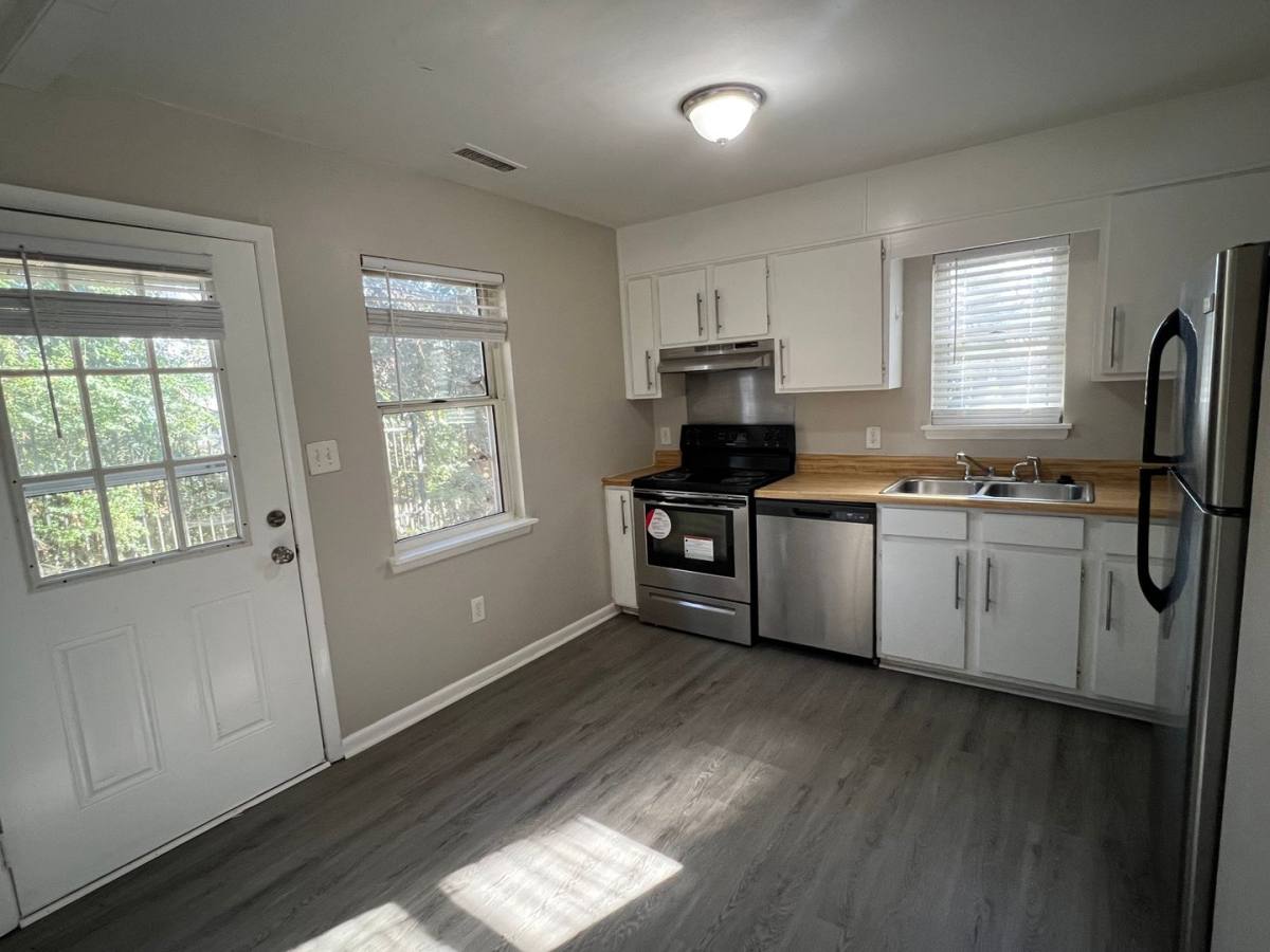 Apartment for rent at 715 Ellington, Raleigh, NC 27601