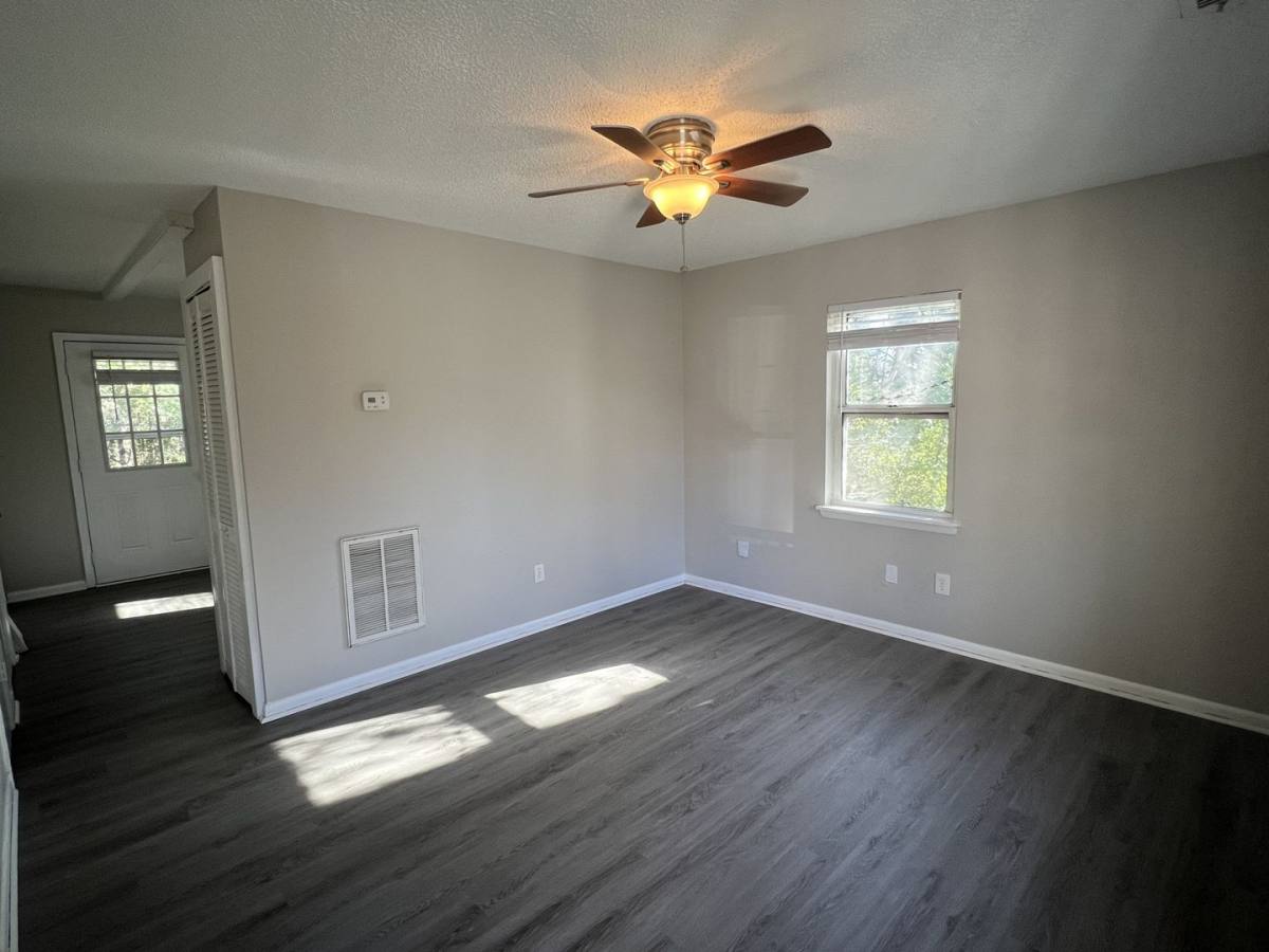 Apartment for rent at 715 Ellington, Raleigh, NC 27601