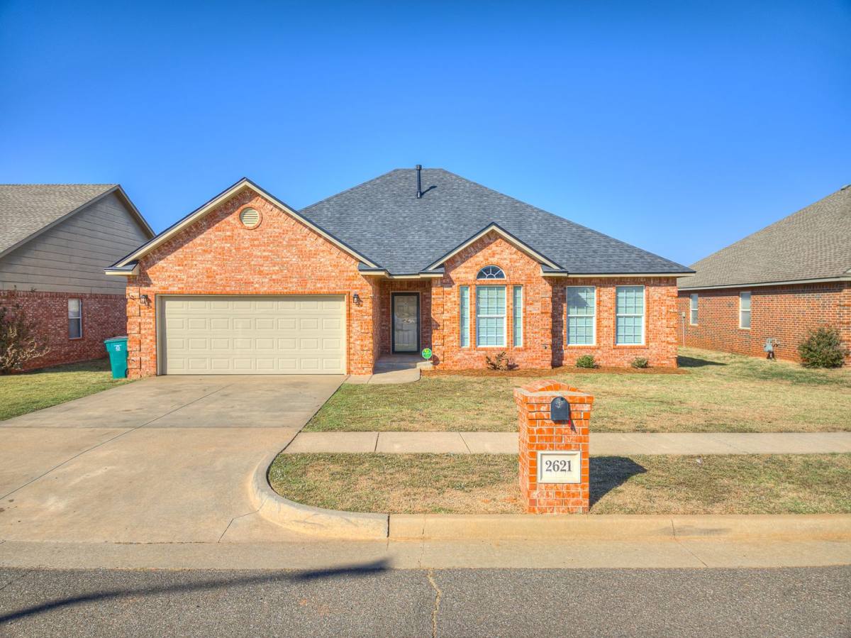 House for rent at 2621 NW 168th Terrace, Edmond, OK 73012