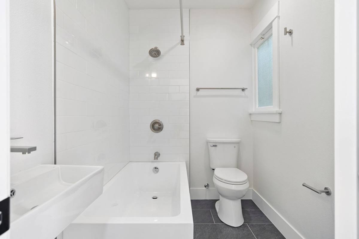 Apartment for rent at 1037 E 1st St, Long Beach, CA 90802