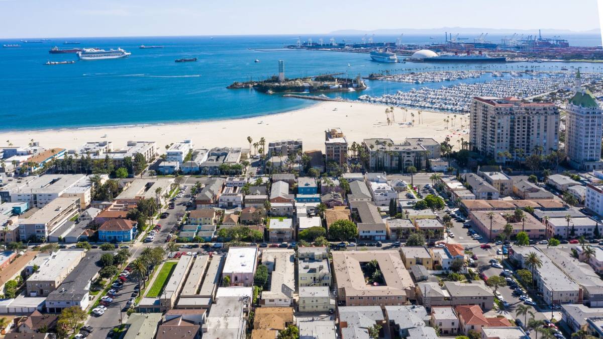 Apartment for rent at 1037 E 1st St, Long Beach, CA 90802